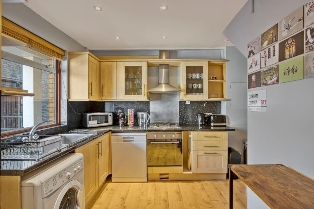 Lovely 3-Bed Clapham Common 런던 외부 사진